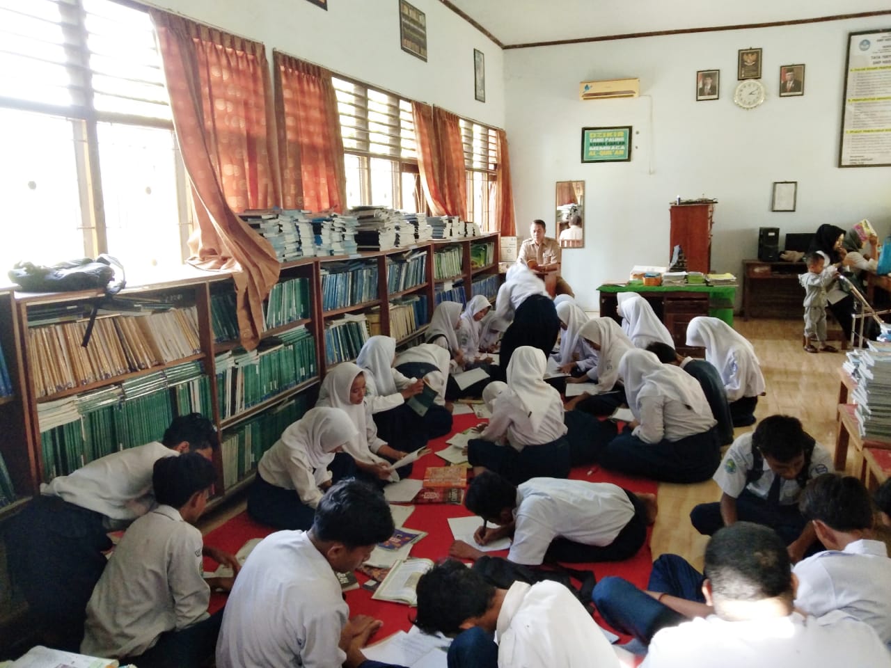 Literasi dan Pembelajaran Bahasa